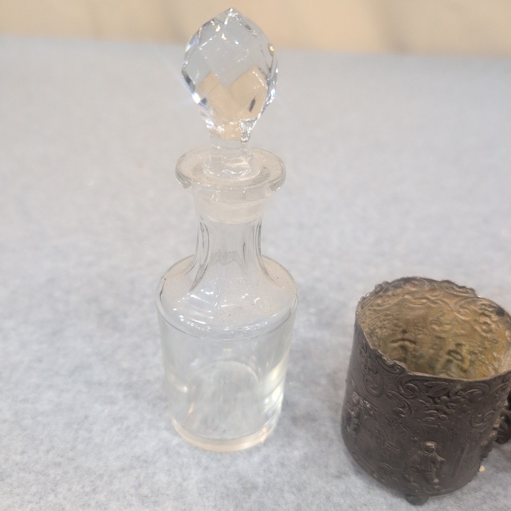 Vintage Dutch Windmill Cruet Set Glass Bottles Ornate Metal Caddy Village Scene - Picture 6 of 12
